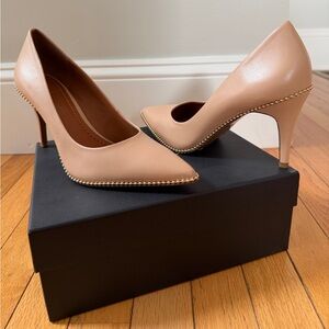 NWT- Coach Parker BC 85 LTR Pump with Gold Chain Detail-Color Beechwood- Size 8